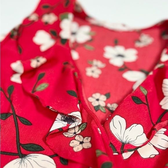 LYDELLE Floral Ruffle Wrap Top Dogwood Blossoms Office Contemporary Size Medium - Picture 6 of 12